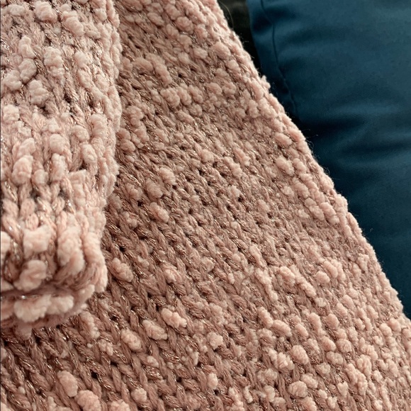 Calvin Klein Pink Infinity Loop Scarf - NWT - Picture 4 of 9